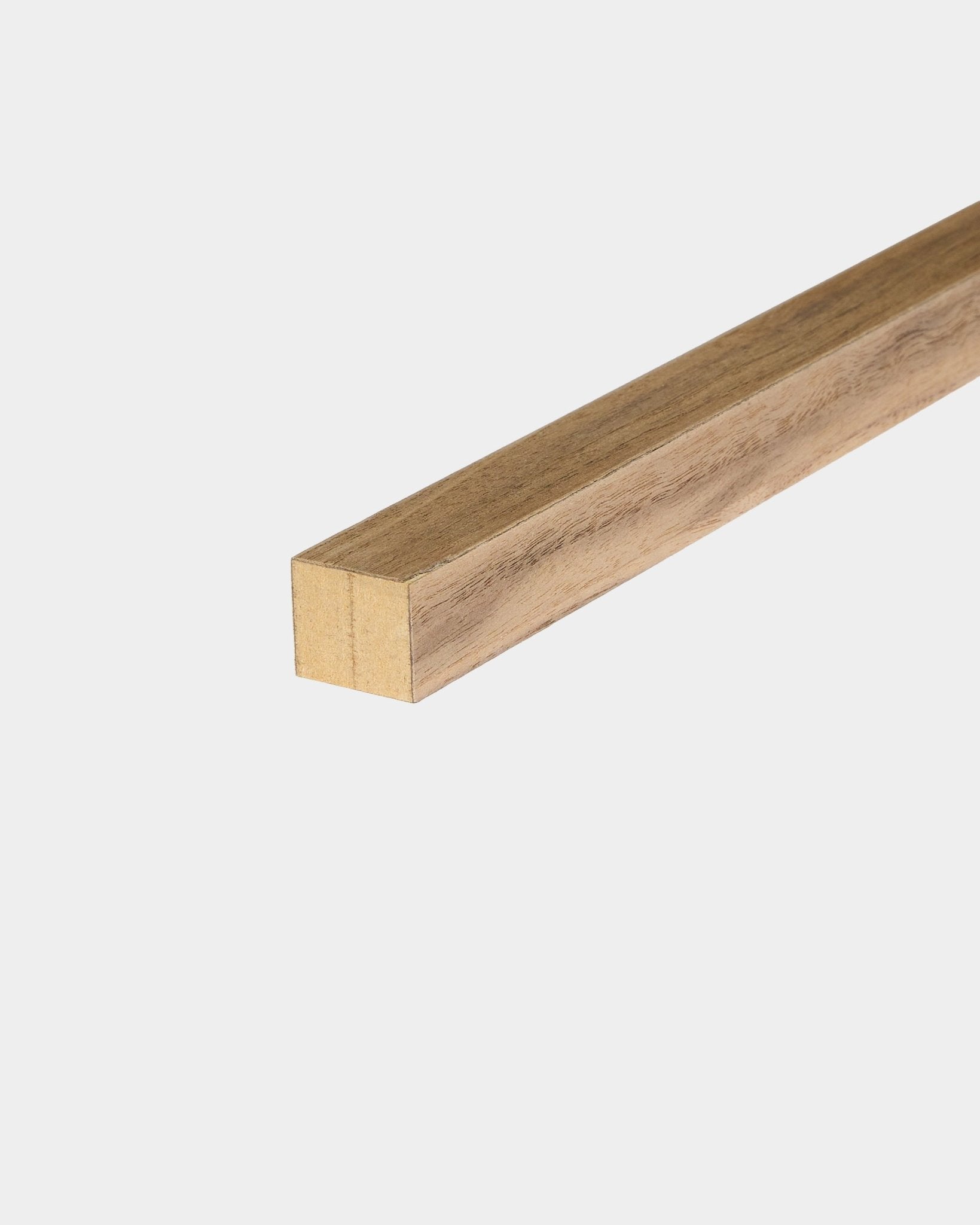 WoodUpp End Lamella i valnöt, 2,2 cm i diameter, slät trästav för användning med Akustikpanel väggar eller installationer med MDF-ram.