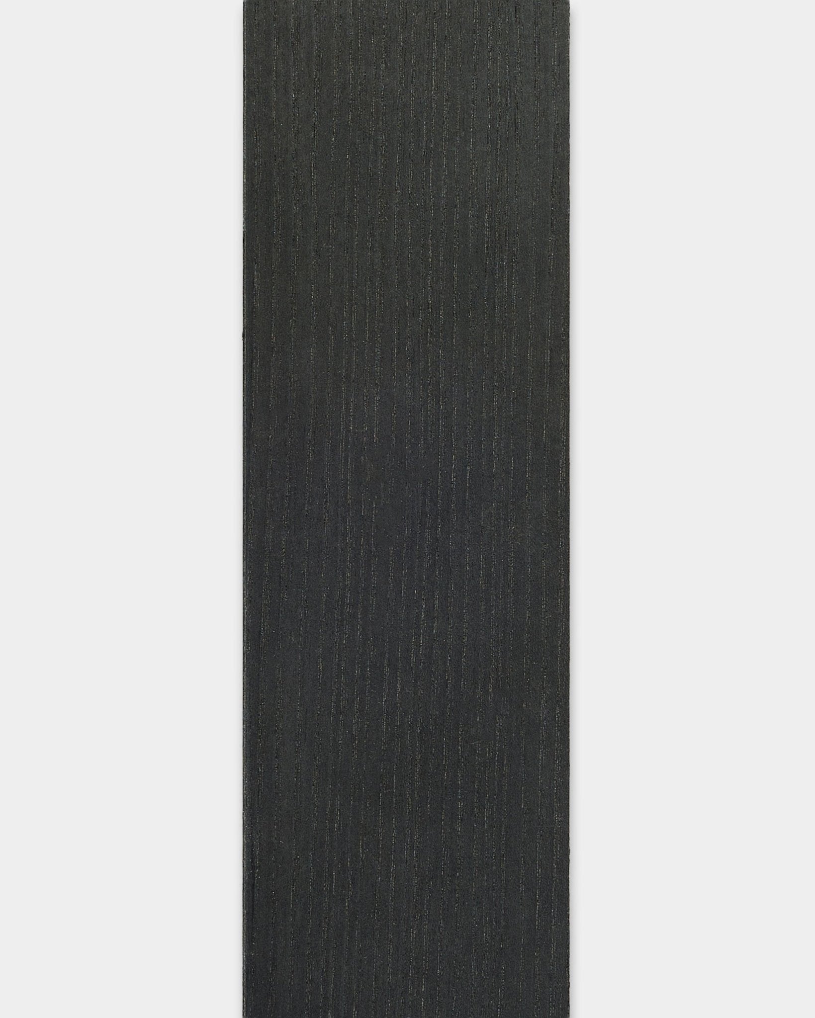 Rektangulär black yogamatta i ask från WoodUpp, 240 cm lång, med subtila strukturerade linjer och kanter inspirerade av Akupanel akustiska träpaneler.