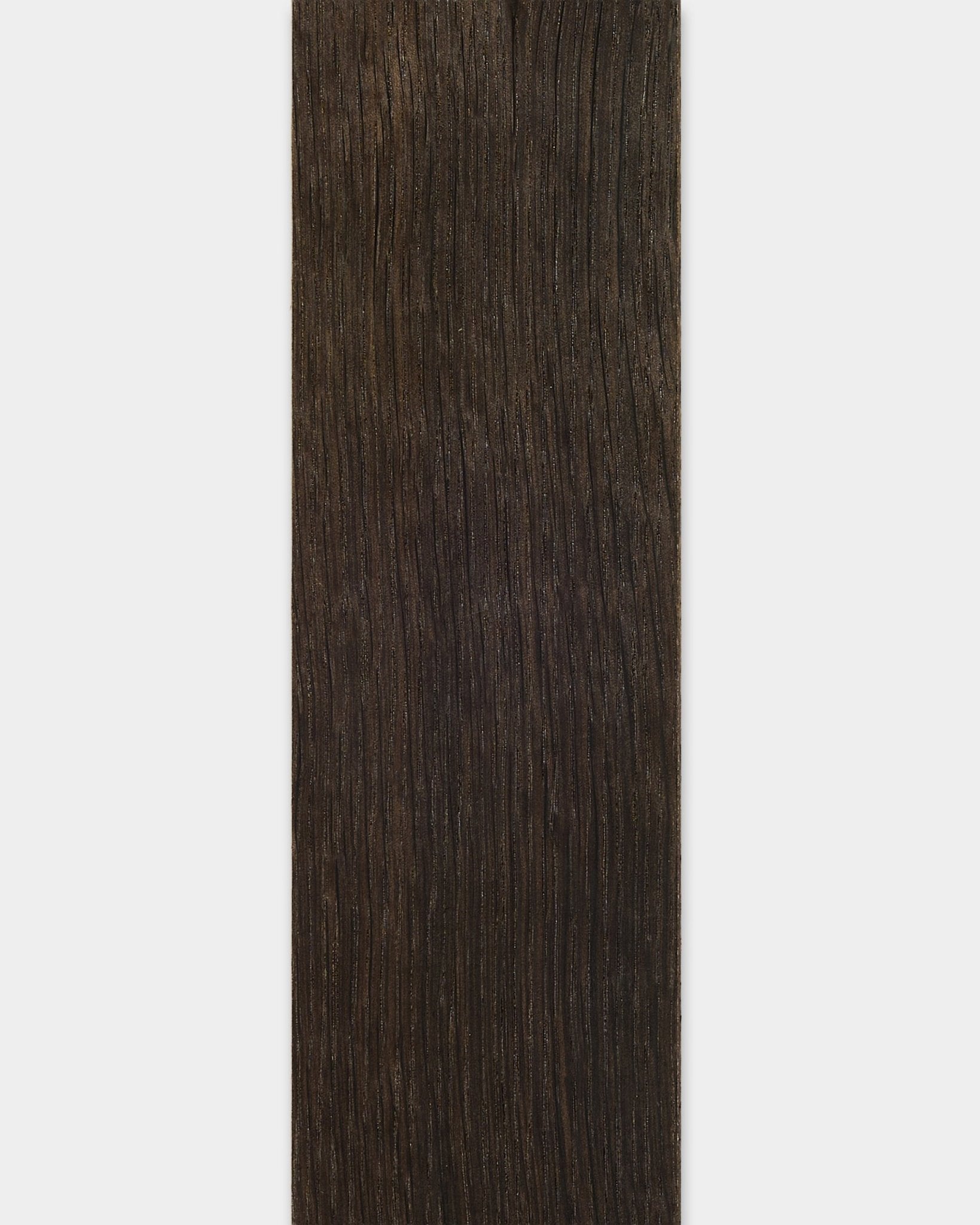 WoodUpp Lamella Rustic Smoked Oak lamell, 240 cm, har en mörk träådring i brown vertical; passar för kantjustering eller för att ersätta Akustikpanel lameller.