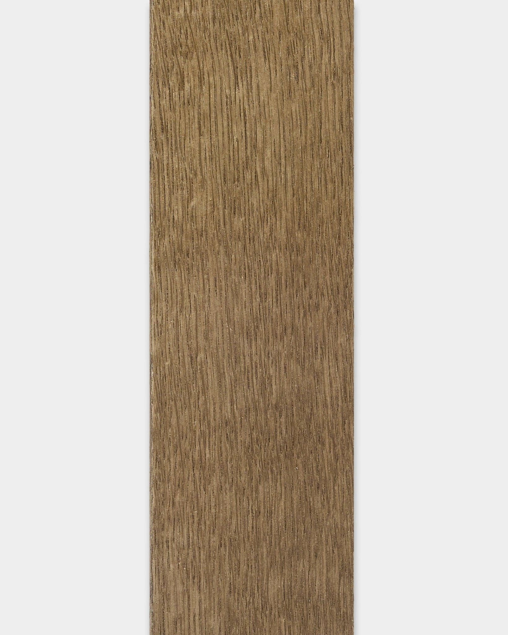 WoodUpp Lamella Akustikpanel-planka i Rustic Grey Oak, 240 cm, med synlig träådring och släta kanter mot vit bakgrund.
