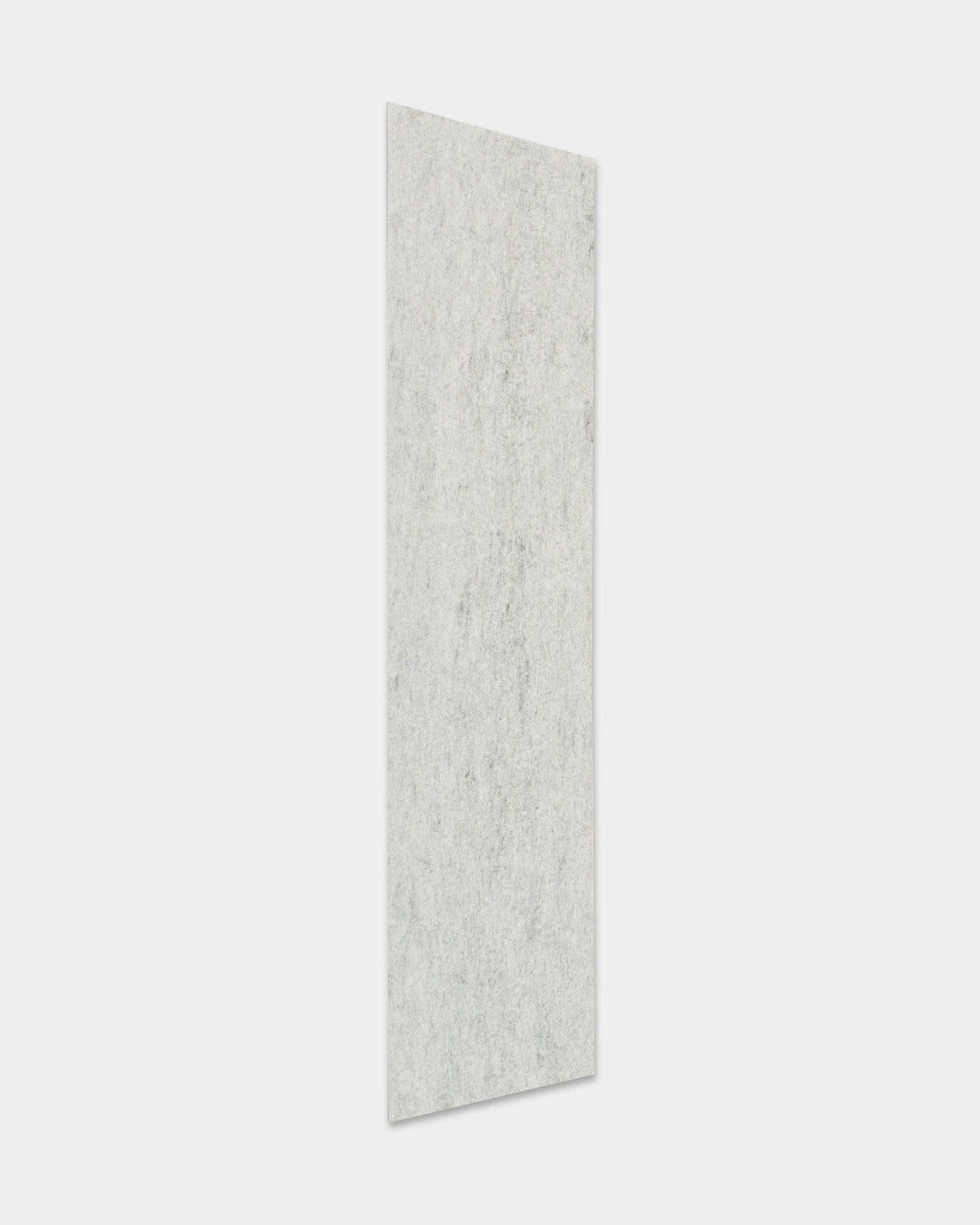 Akupanel Akustikpanel från WoodUpp i filt/Grey, mått 240,1 x 59,8 cm, visas upprätt mot en enfärgad vit bakgrund.